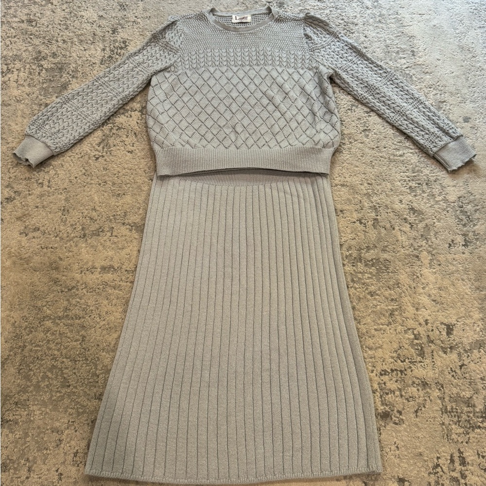 Vintage 80’s Laura by Alyzia Women's Sweater And Skirt Set Size 16